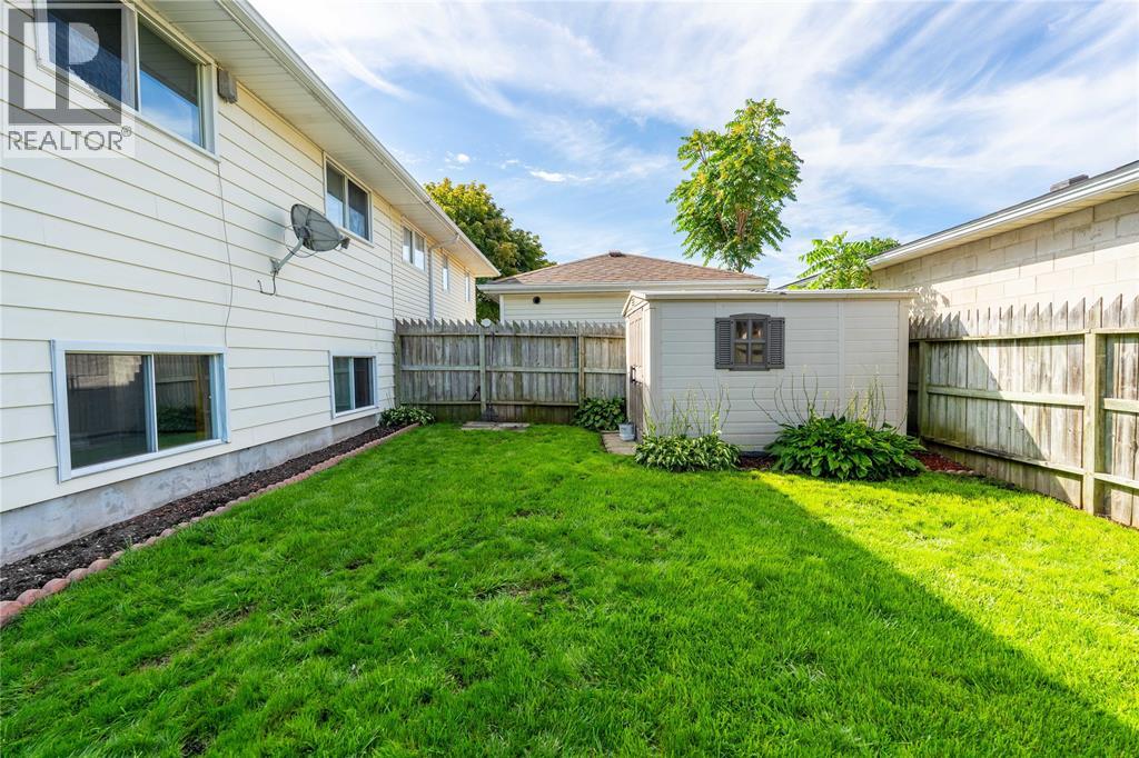 731 Hillary Street, Sarnia, Ontario  N7T 7T7 - Photo 28 - 26022113