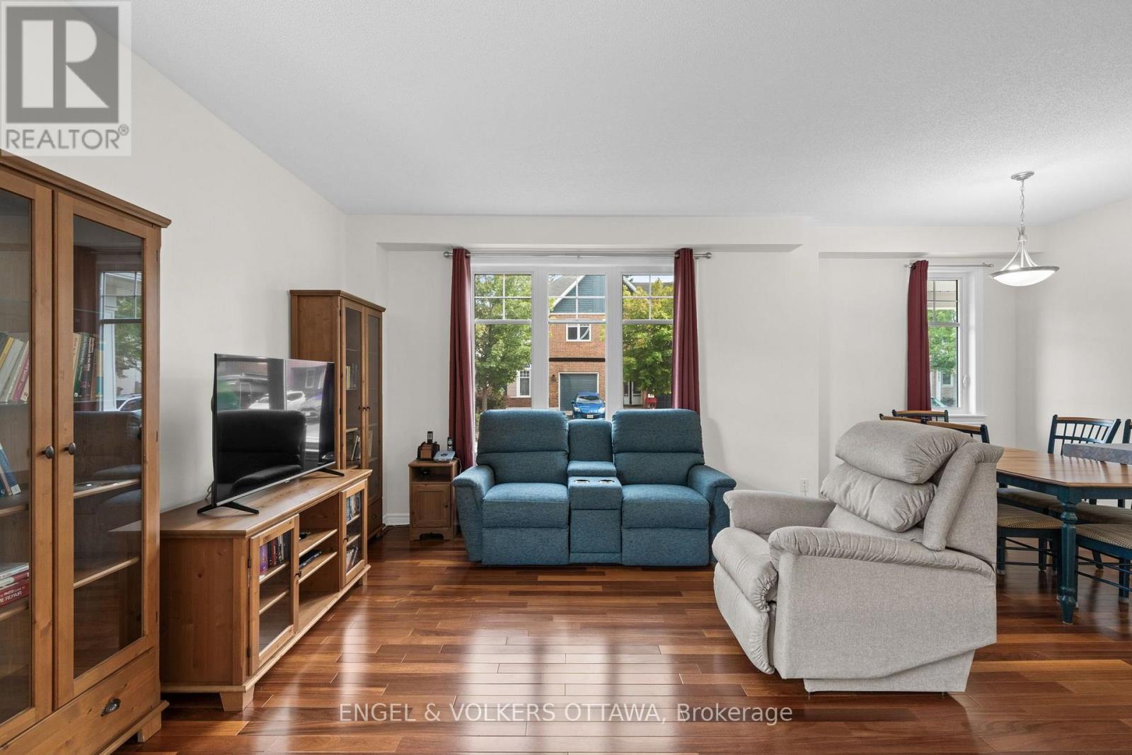 268 Horseshoe Crescent, Ottawa, Ontario  K2S 0B7 - Photo 5 - X13753744