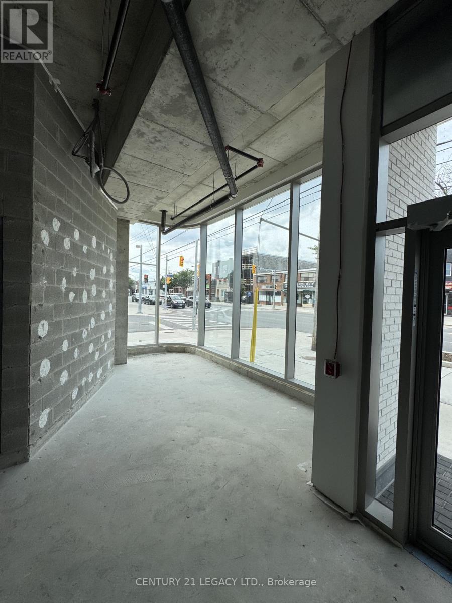 693a The Queensway, Toronto (Stonegate-Queensway), Ontario  M8Y 1L2 - Photo 10 - W13769804