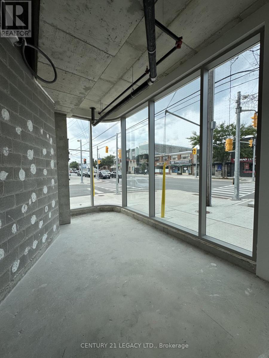 693a The Queensway, Toronto (Stonegate-Queensway), Ontario  M8Y 1L2 - Photo 11 - W13769804