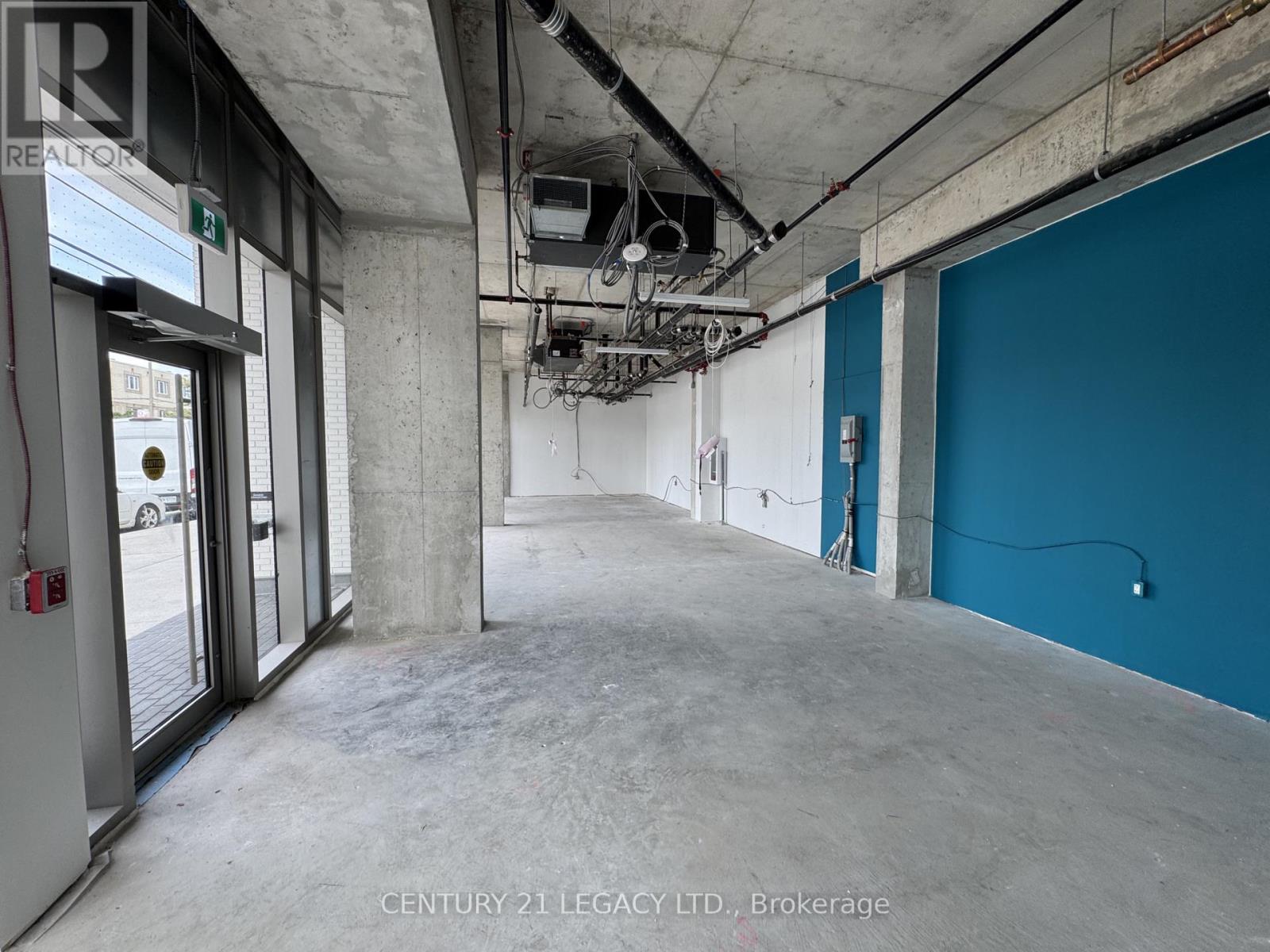 693a The Queensway, Toronto (Stonegate-Queensway), Ontario  M8Y 1L2 - Photo 13 - W13769804