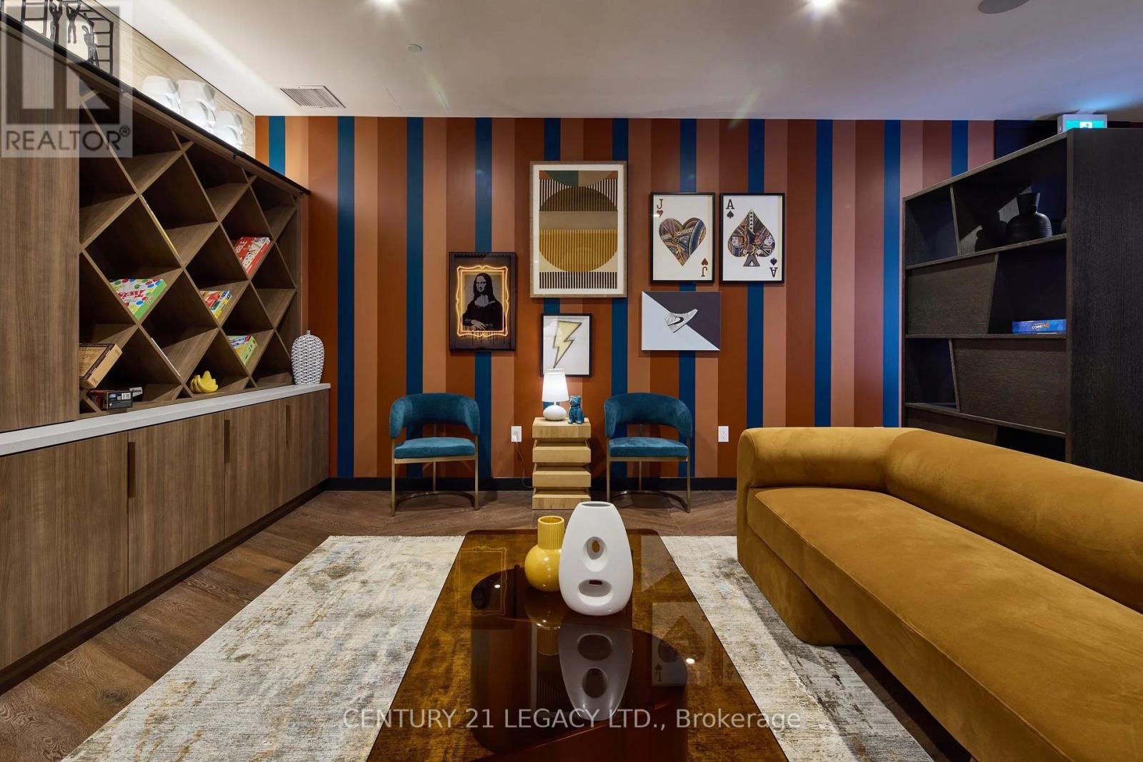 693a The Queensway, Toronto (Stonegate-Queensway), Ontario  M8Y 1L2 - Photo 28 - W13769804