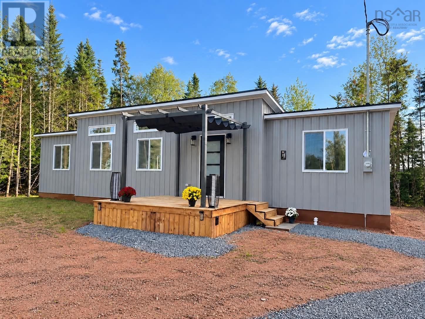 35 First Court, Valley, Nova Scotia  B6L 2G7 - Photo 2 - 202620929