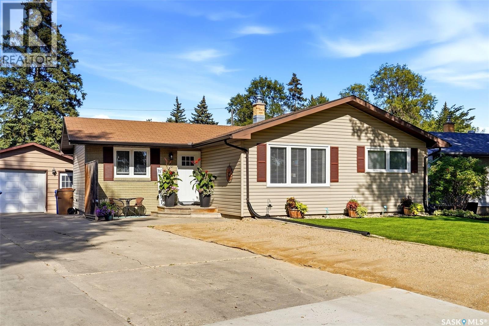 50 Stewart Avenue, Regina, Saskatchewan  S4R 4M4 - Photo 1 - SK047958