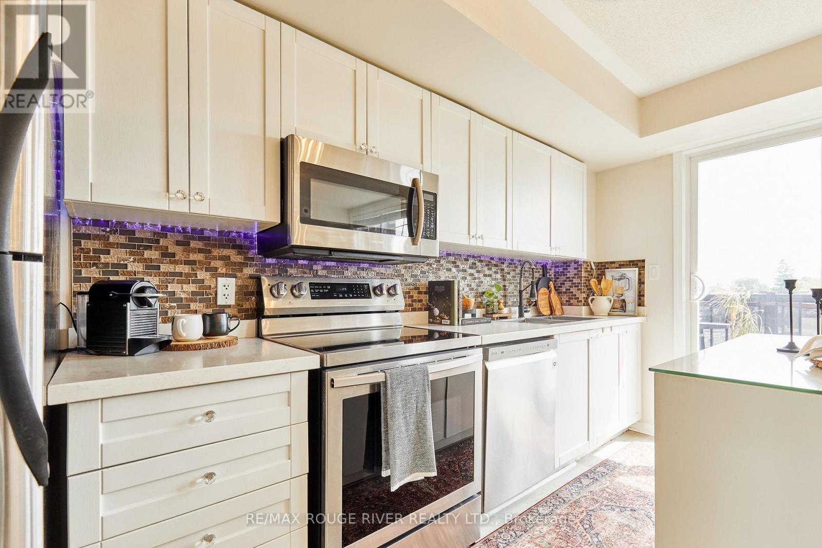 312 - 25 Strangford Lane, Toronto, Ontario  M1L 0E5 - Photo 5 - E13766914