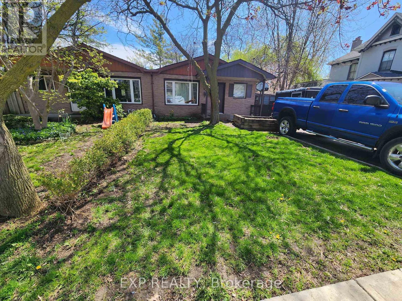 Main Level - 87 Wellington Street E, Brampton, Ontario  L6W 1Y6 - Photo 18 - W13616676