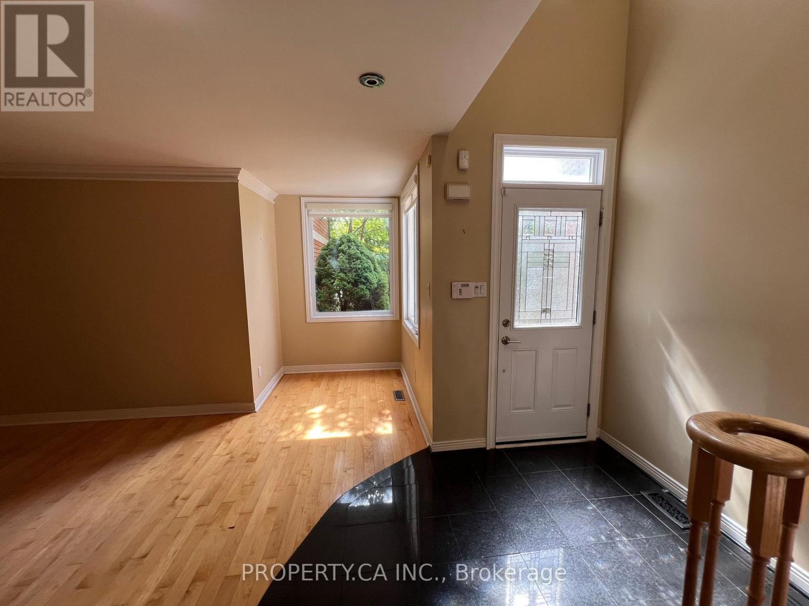 32 Brownstone Circle, Vaughan, Ontario  L4J 7P4 - Photo 5 - N13769844