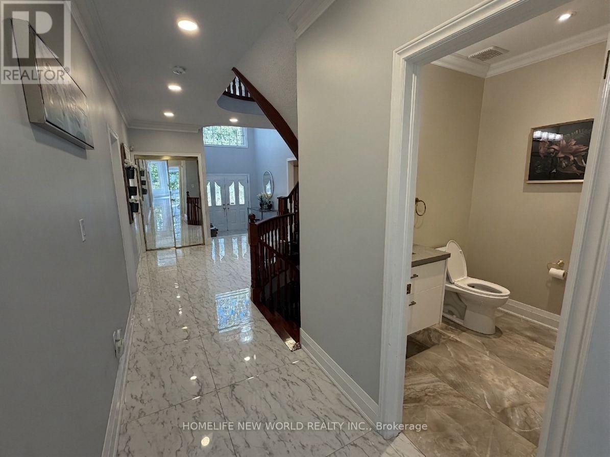 (Upper) - 63a Roosevelt Drive, Richmond Hill, Ontario  L4C 6V2 - Photo 14 - N13769870