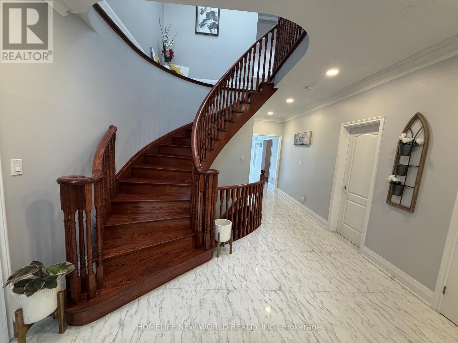 (Upper) - 63a Roosevelt Drive, Richmond Hill, Ontario  L4C 6V2 - Photo 3 - N13769870