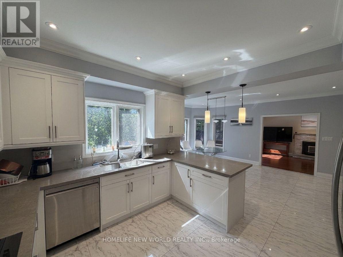 (Upper) - 63a Roosevelt Drive, Richmond Hill, Ontario  L4C 6V2 - Photo 8 - N13769870