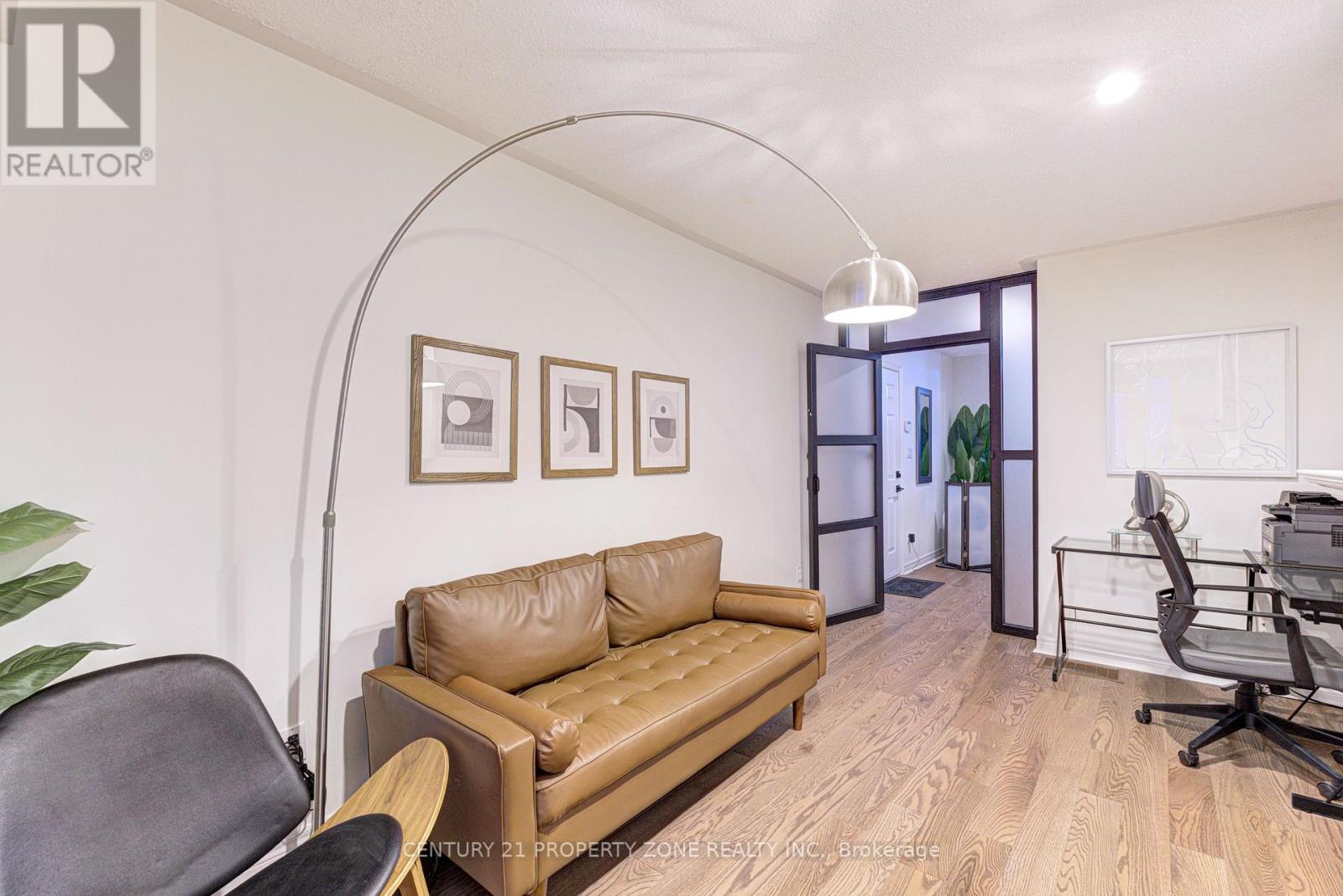 89 Milton Street, Toronto (Mimico), Ontario  M8Y 2Y1 - Photo 4 - W13769830