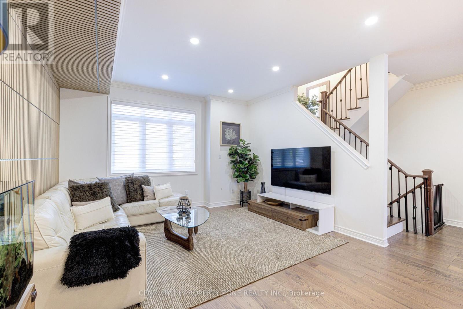 89 Milton Street, Toronto (Mimico), Ontario  M8Y 2Y1 - Photo 8 - W13769830