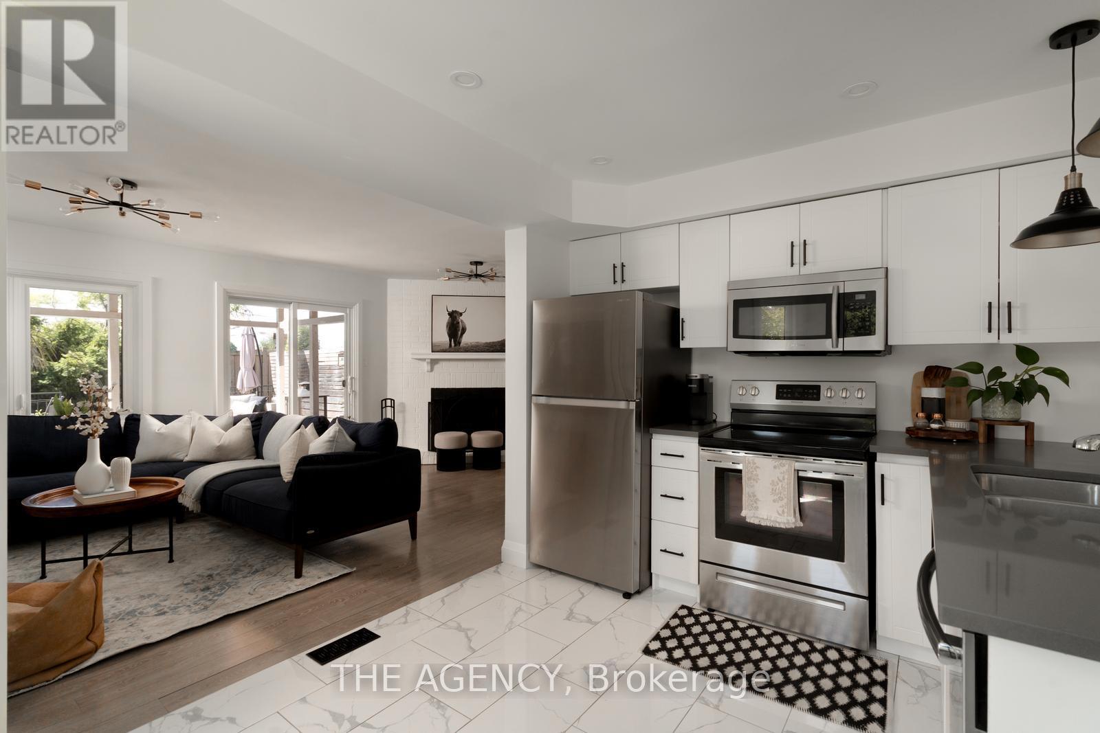 26 Harbour Drive, Hamilton (Lakeshore), Ontario  L8E 4Z5 - Photo 10 - X13769834