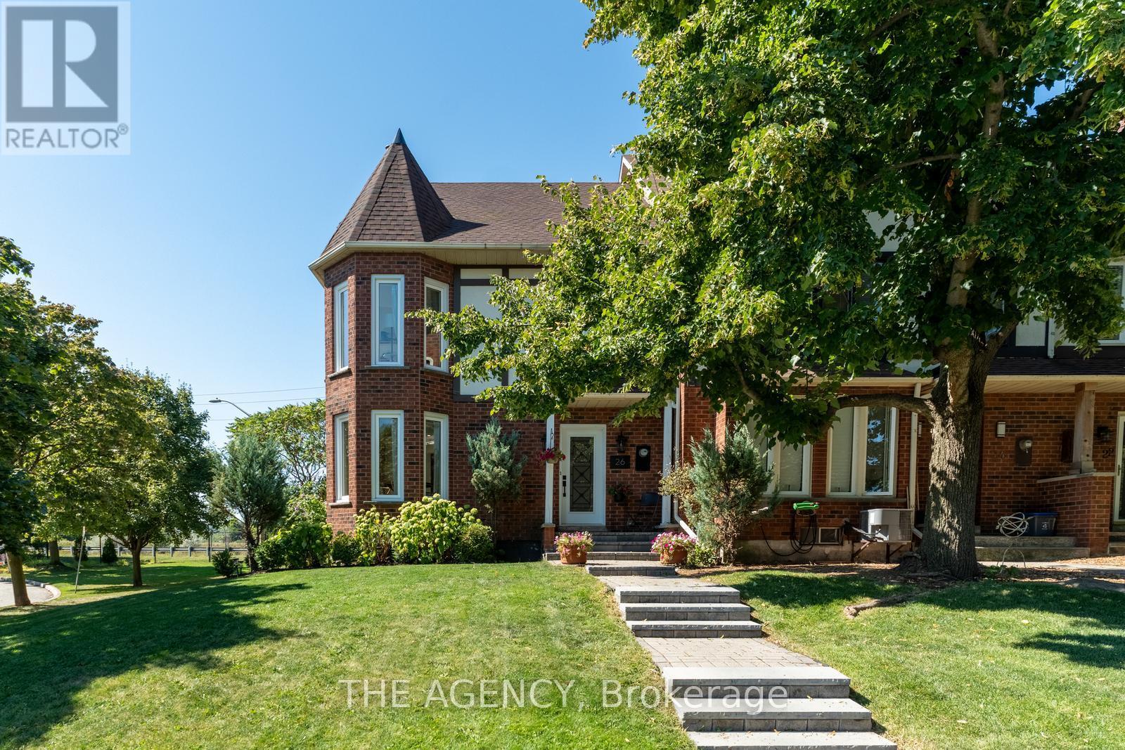 26 Harbour Drive, Hamilton (Lakeshore), Ontario  L8E 4Z5 - Photo 4 - X13769834