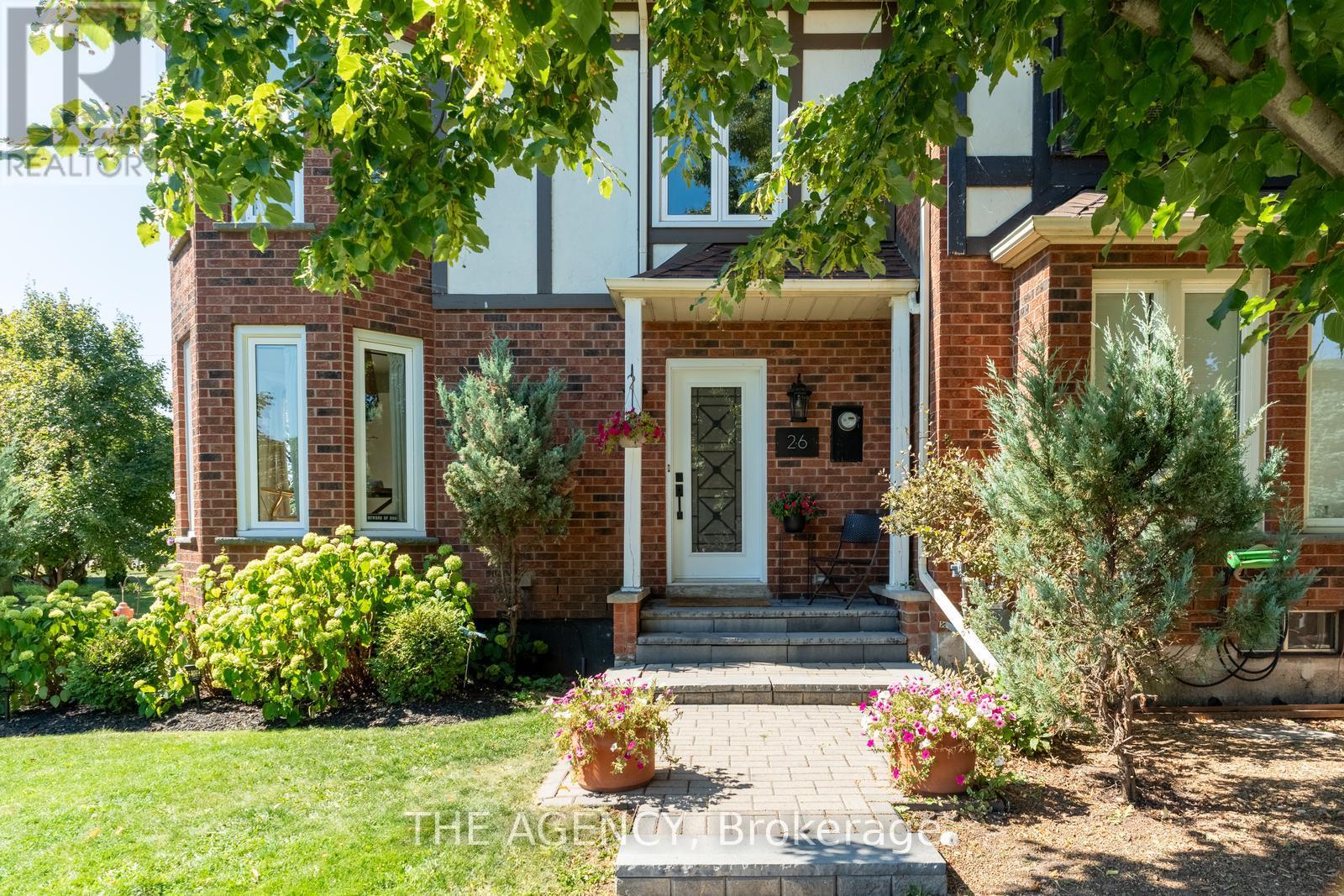 26 Harbour Drive, Hamilton (Lakeshore), Ontario  L8E 4Z5 - Photo 5 - X13769834