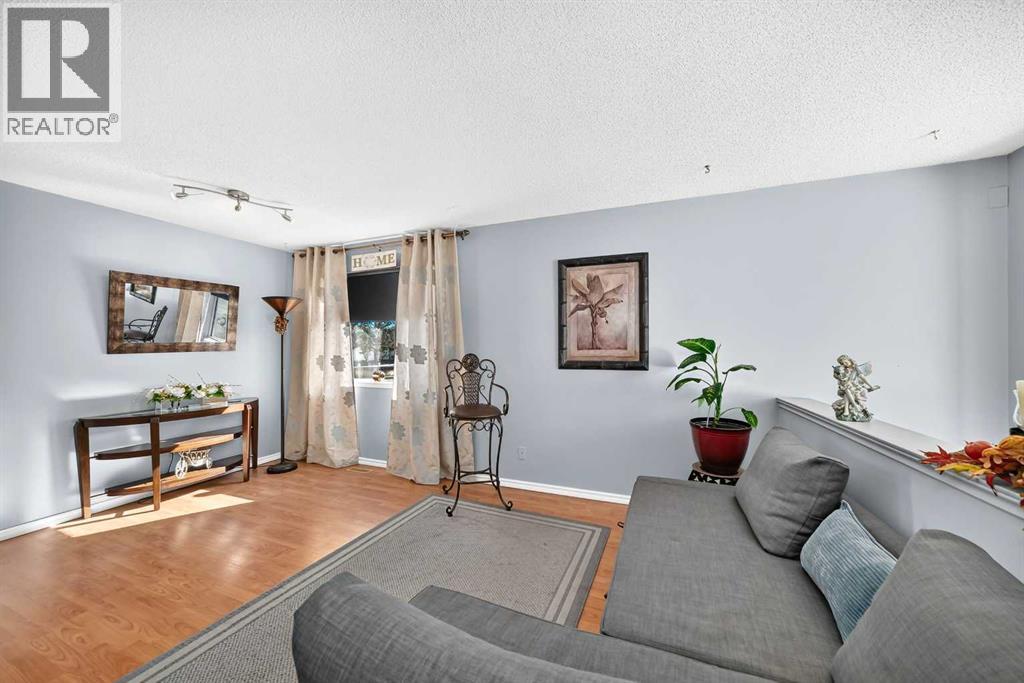 159 Fresno Place NE, Calgary, Alberta  T1Y 6Y2 - Photo 5 - A2341400