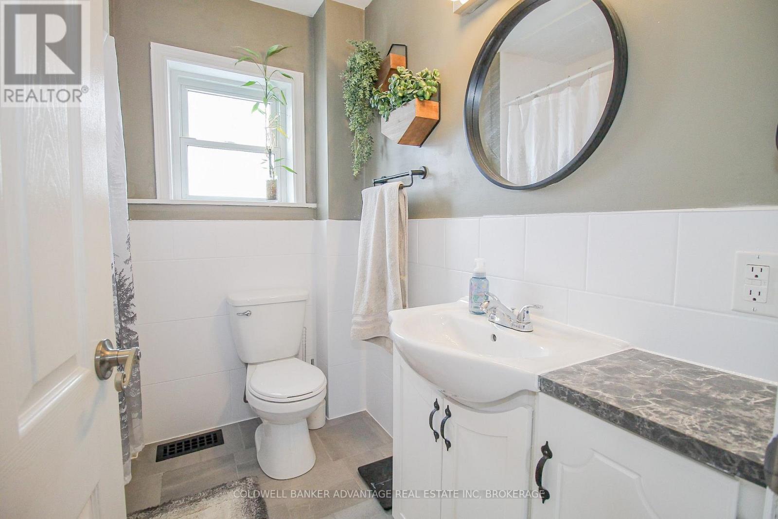 13 Alberta Street, Welland (Lincoln/crowland), Ontario  L3B 2V6 - Photo 9 - X13769924