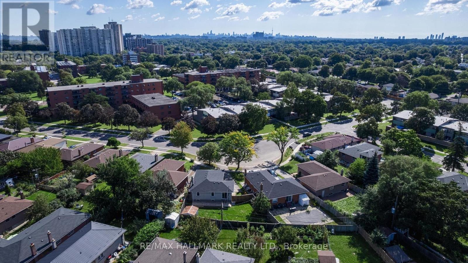 60 Bridesburg Drive, Toronto, Ontario  M9R 2K8 - Photo 34 - W13769618