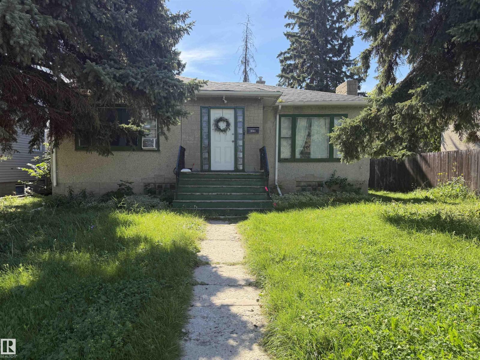 11331 111 AV NW NW, Edmonton, Alberta