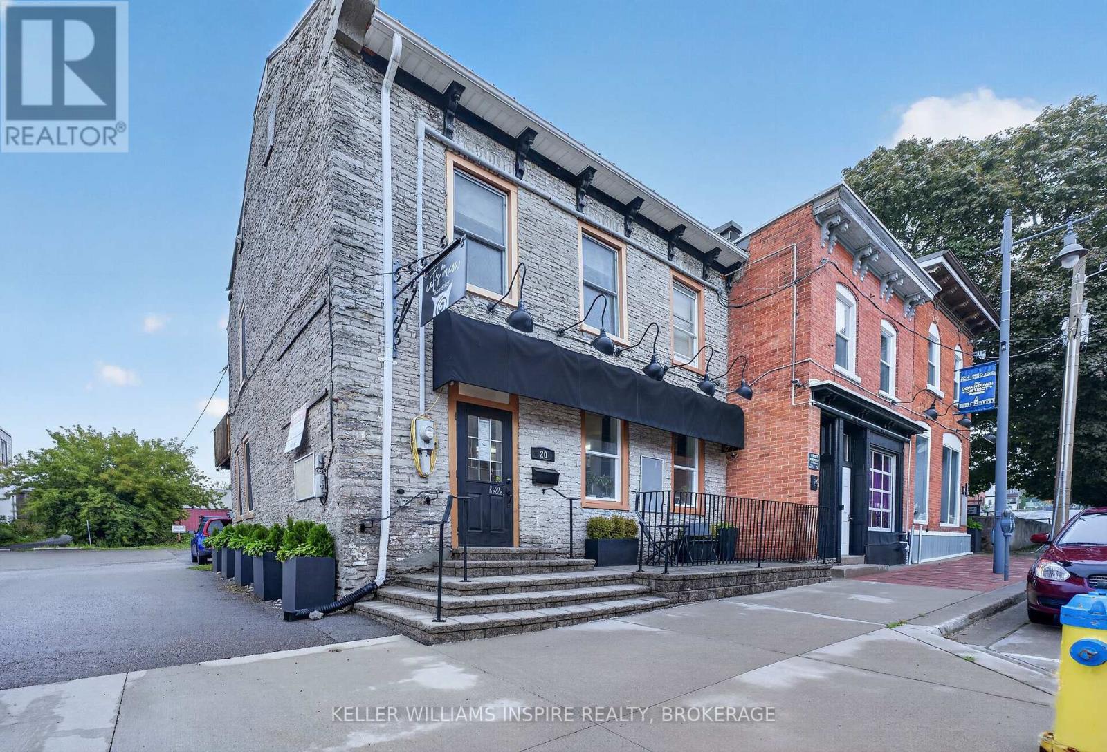 20-30 Victoria Avenue, Belleville (Belleville Ward), Ontario  K8N 1Z4 - Photo 2 - X13769972
