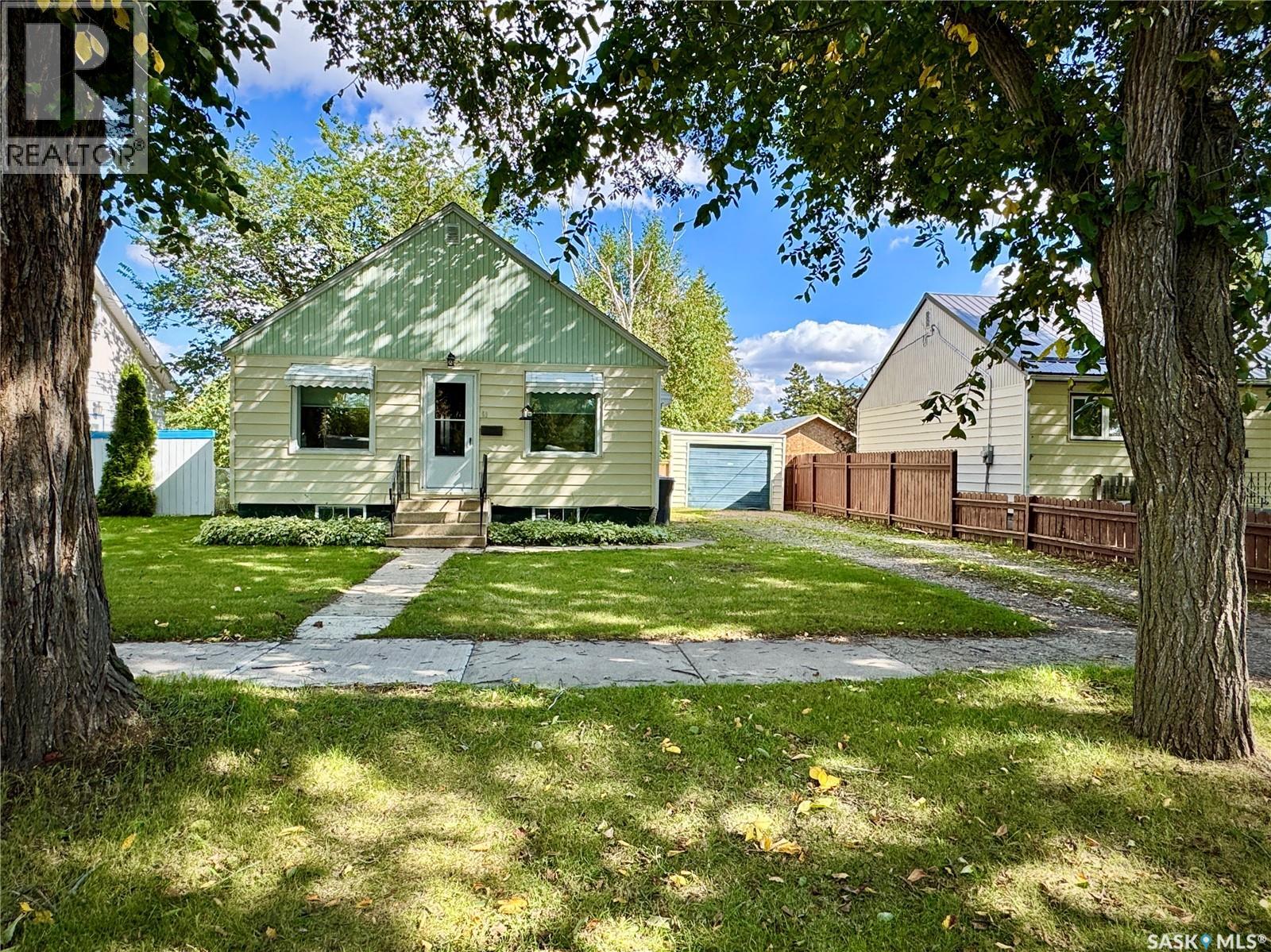 51 James Avenue, Yorkton, Saskatchewan  S3N 2C3 - Photo 2 - SK048131
