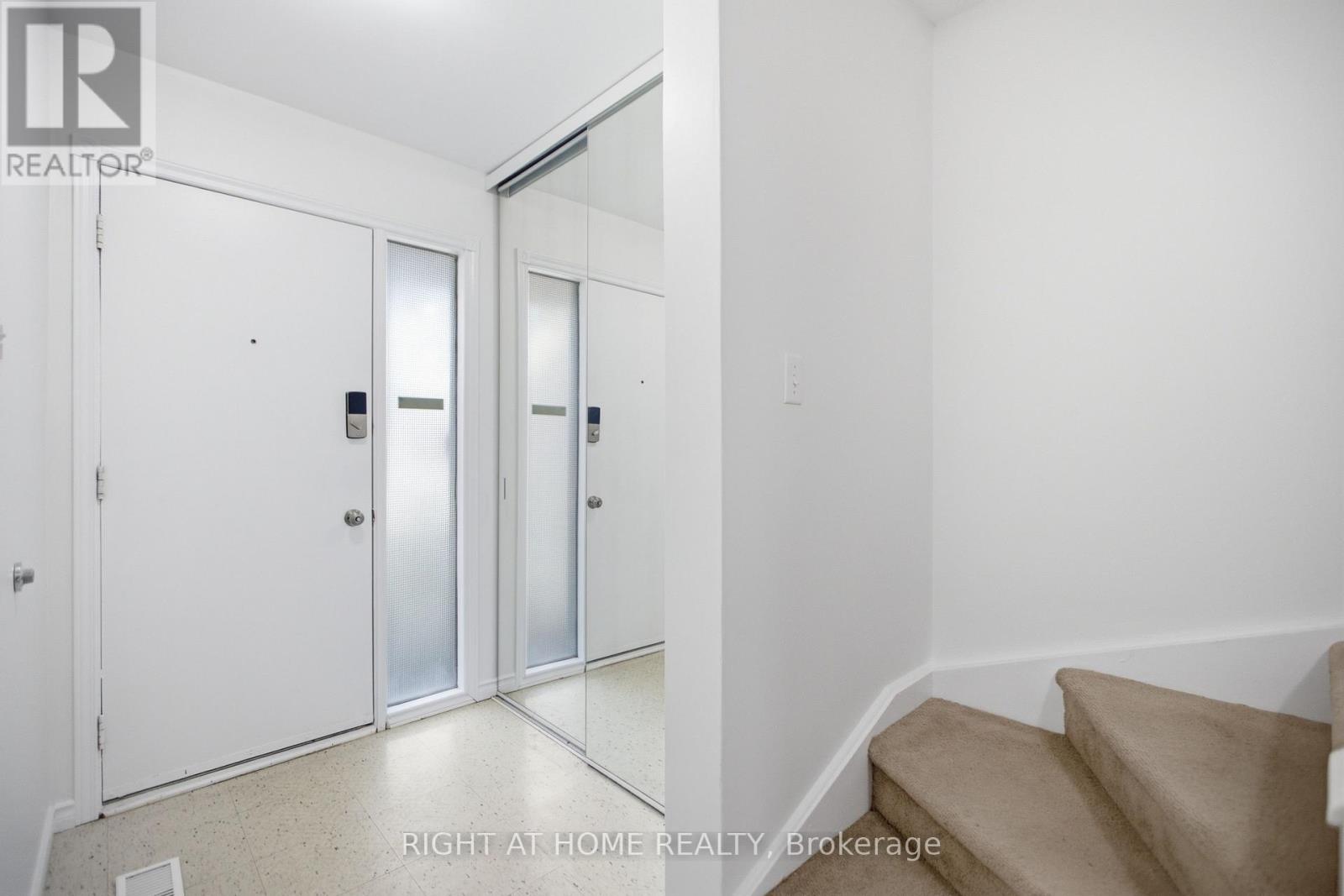 8 - 107 Castlefrank Road, Ottawa, Ontario  K2L 2Y1 - Photo 4 - X13769958