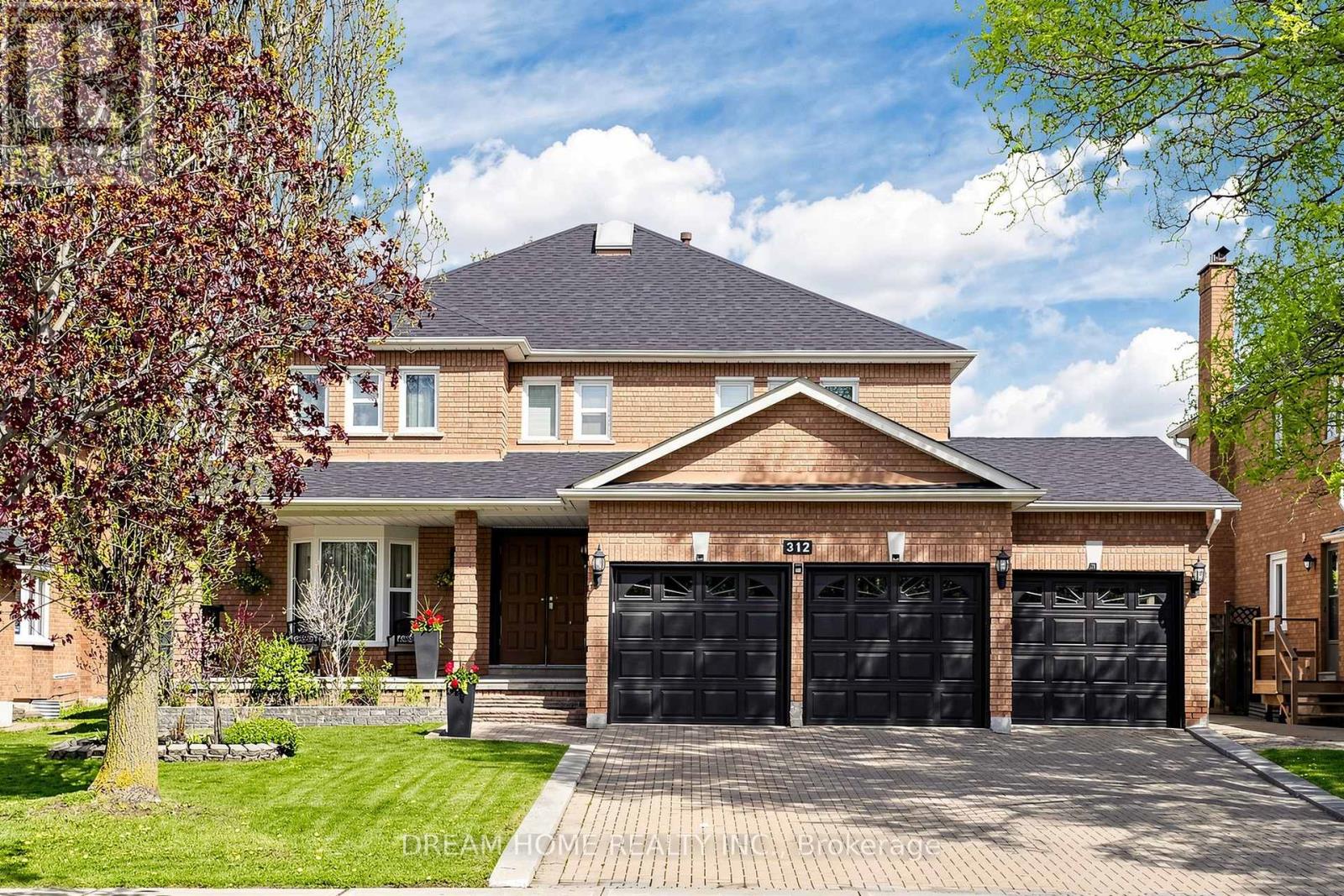312 VALERIA BOULEVARD, Vaughan, Ontario