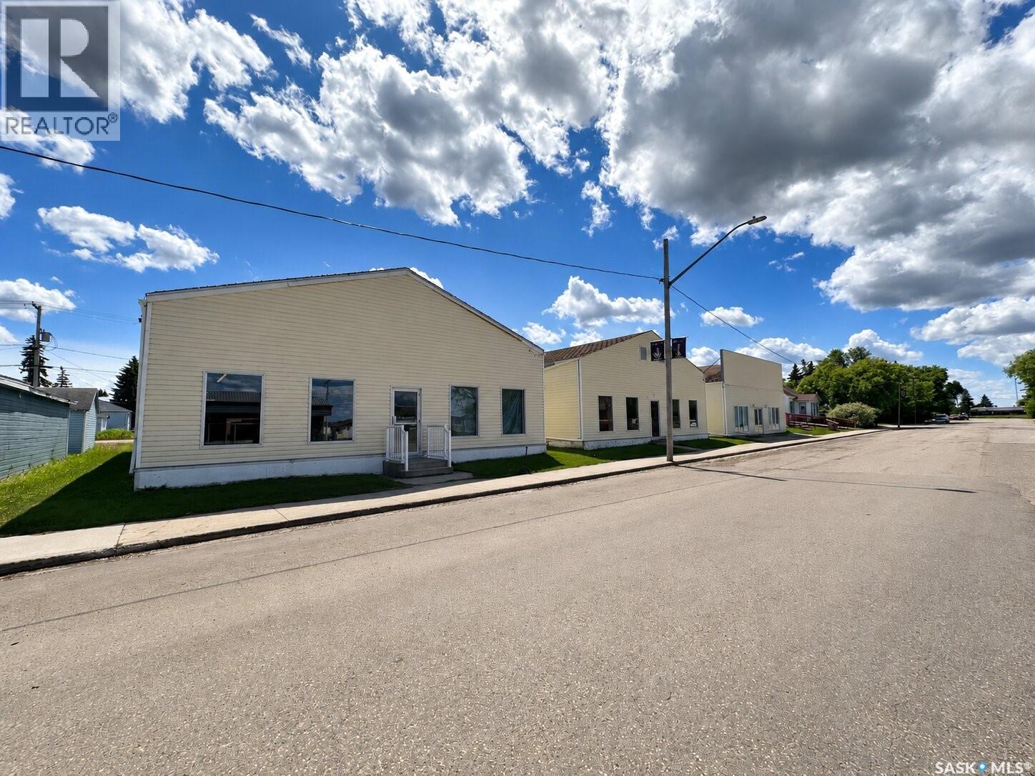 128 Bellamy AVENUE photo 1