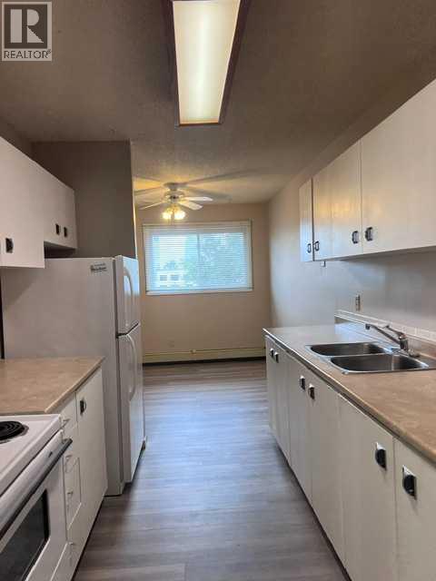 304, 4814 46 Street, Red Deer, Alberta  T4N 1N1 - Photo 4 - A2343951