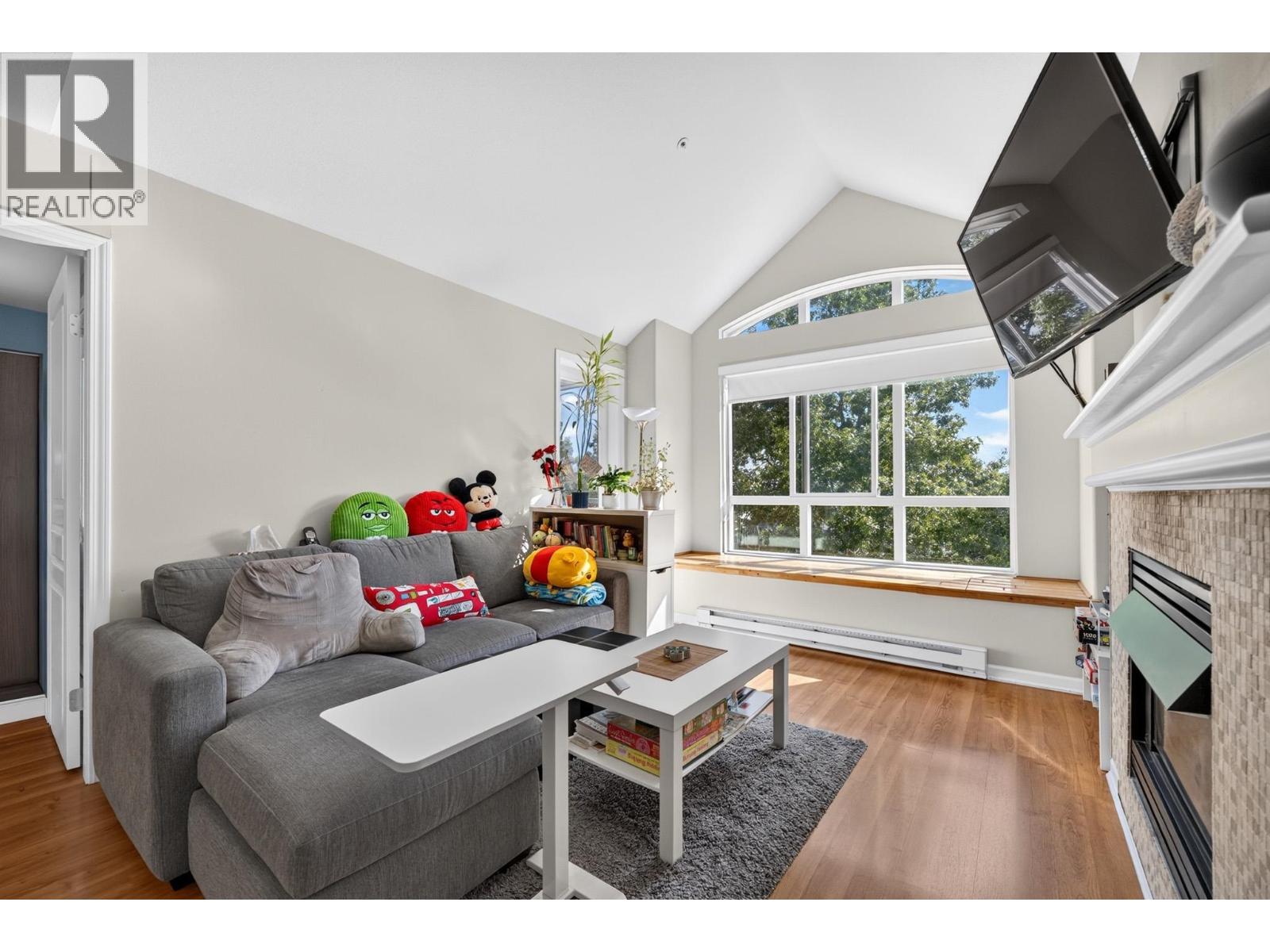 422 12639 No.2 Road, Richmond, British Columbia  V7E 6N6 - Photo 2 - R3159042