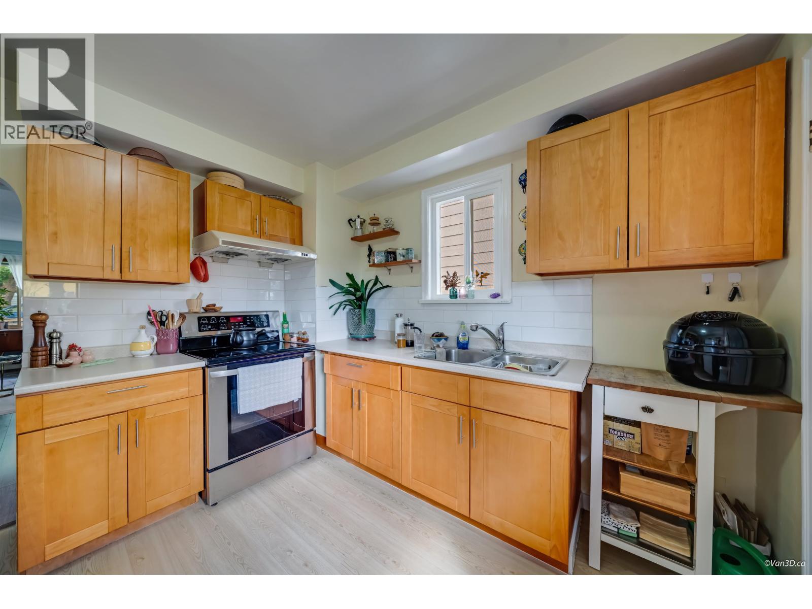 1978 E 8th Avenue, Vancouver, British Columbia V5N 1V1 - Photo 12 - R3160500