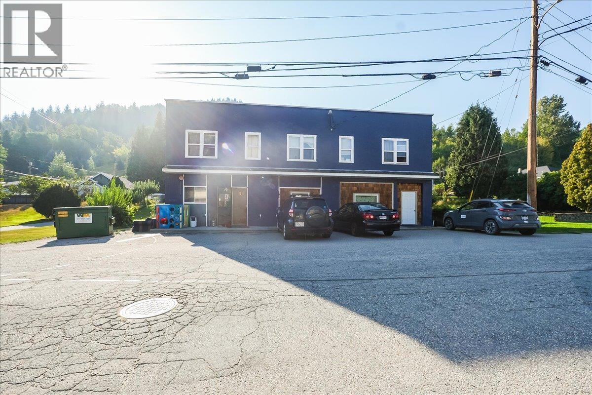 156 Haig Street, Warfield, British Columbia  V1R 2L9 - Photo 38 - 10363909