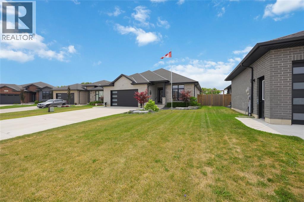 403 BAYHILL DRIVE St Clair Ontario Canada N0N1G0 2