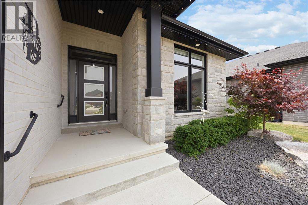 403 BAYHILL DRIVE St Clair Ontario Canada N0N1G0 4