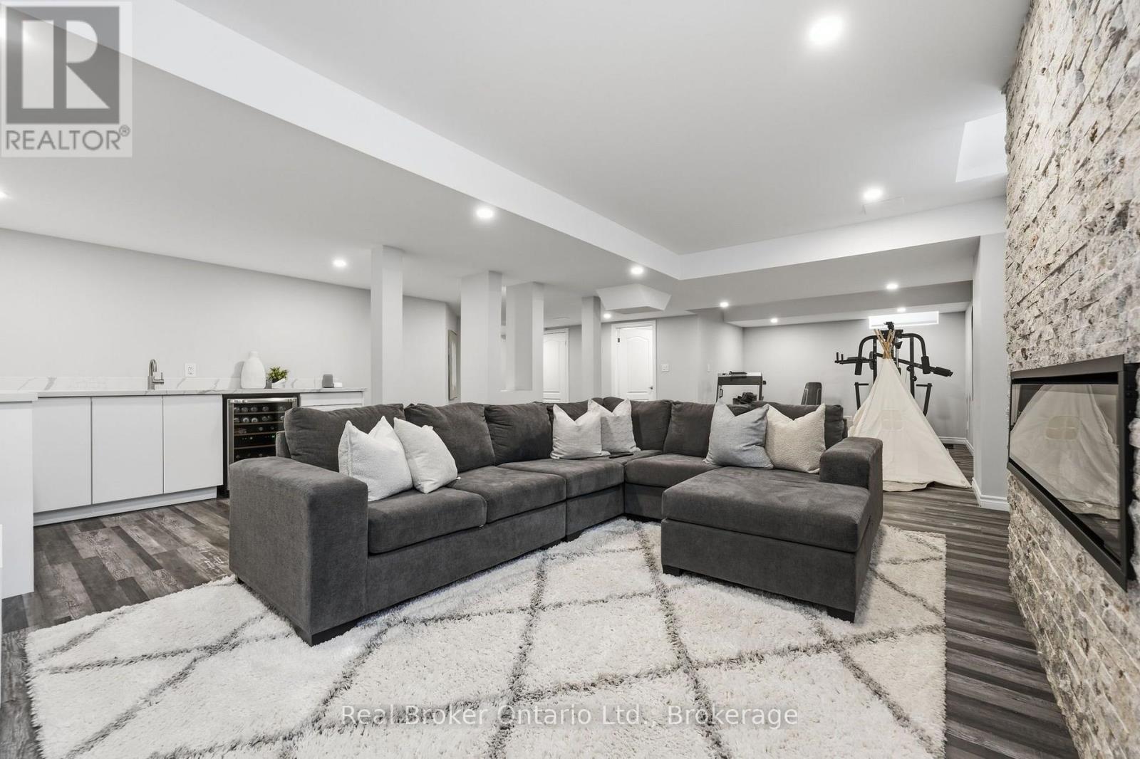 4675 Bracknell Road, Burlington, Ontario  L7M 0E5 - Photo 40 - W13770472