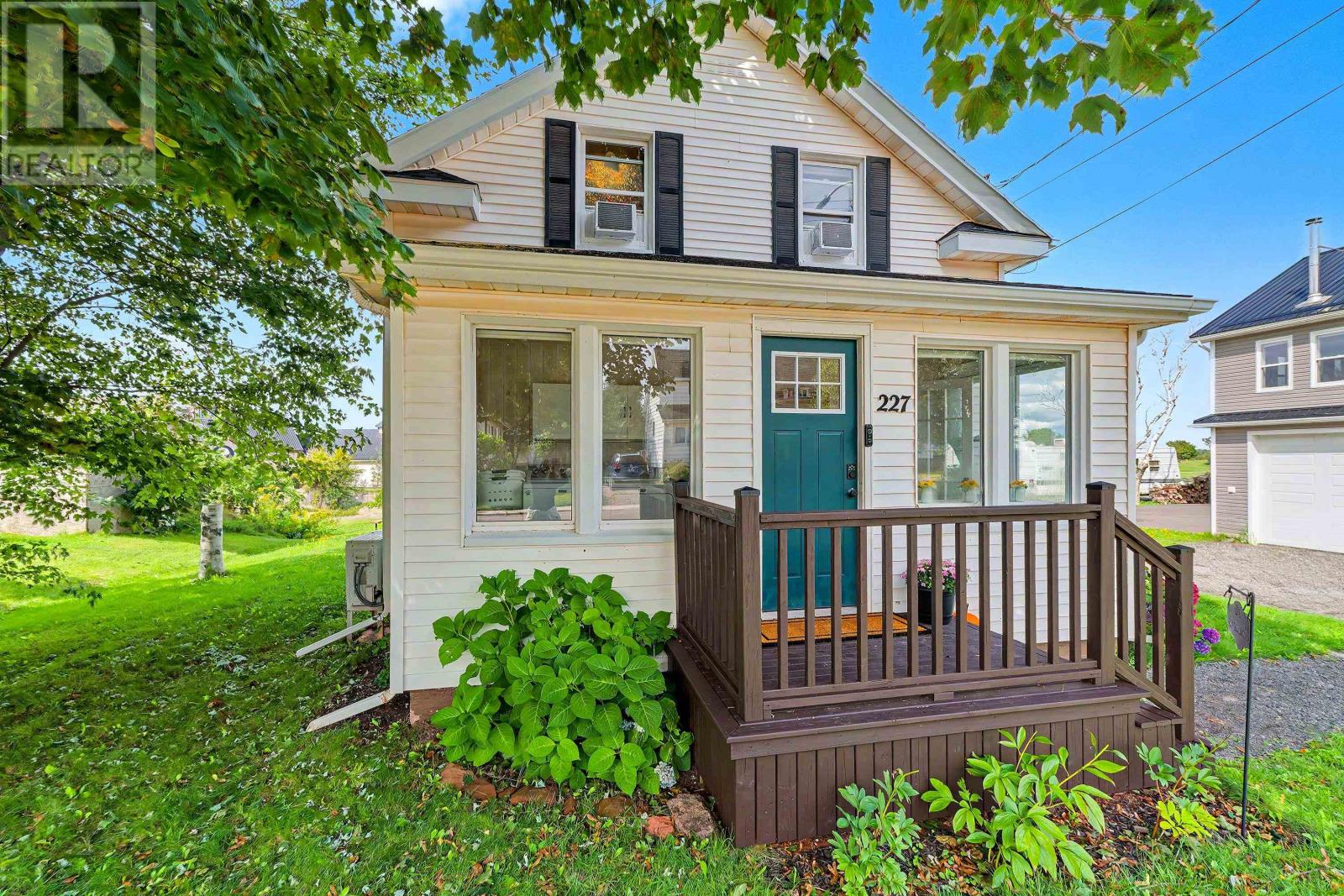 227 Borden Avenue, Borden-Carleton, Prince Edward Island  C0B 1X0 - Photo 1 - 202622988