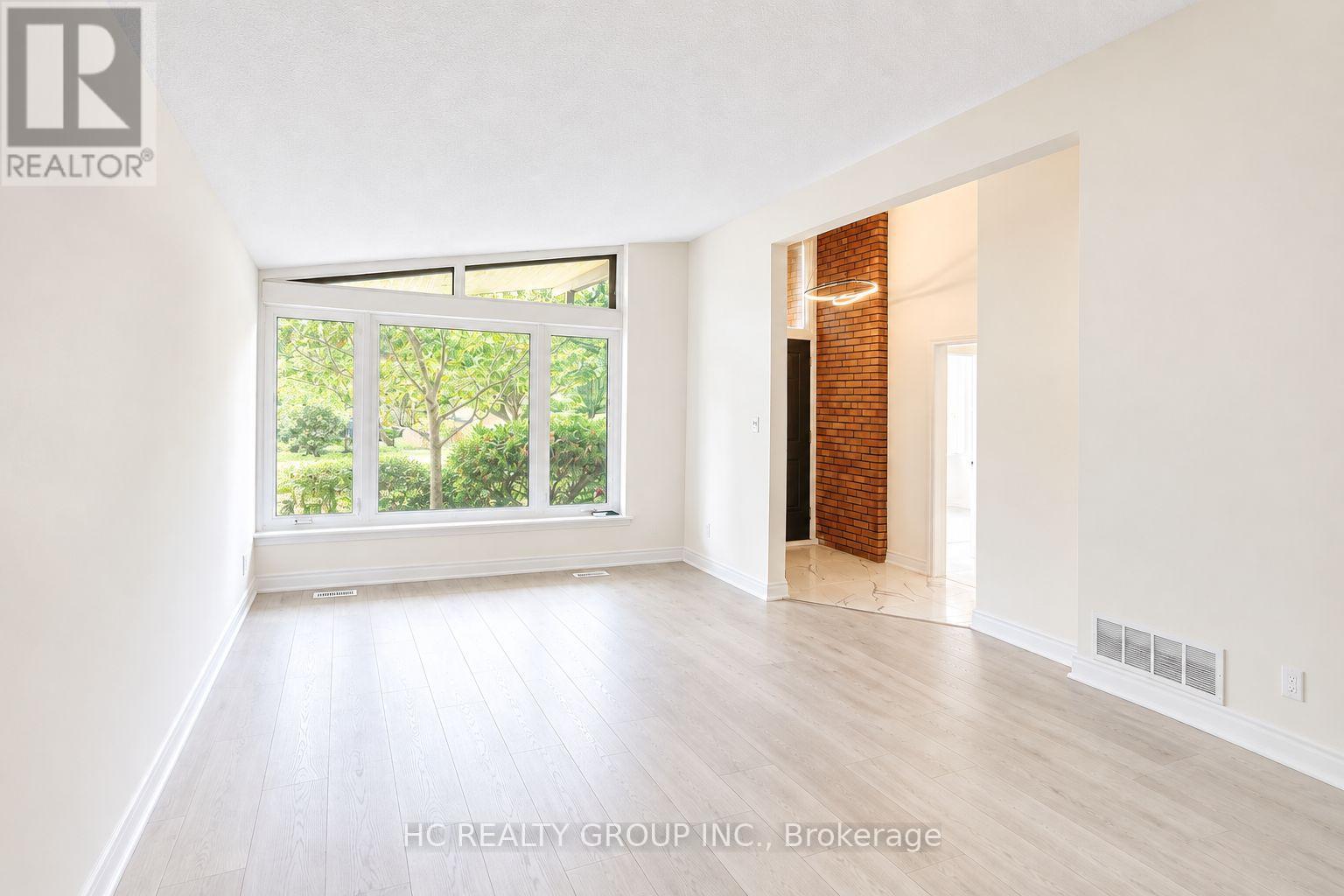 52 Dukinfield Crescent, Toronto, Ontario  M3A 2S1 - Photo 2 - C13770702