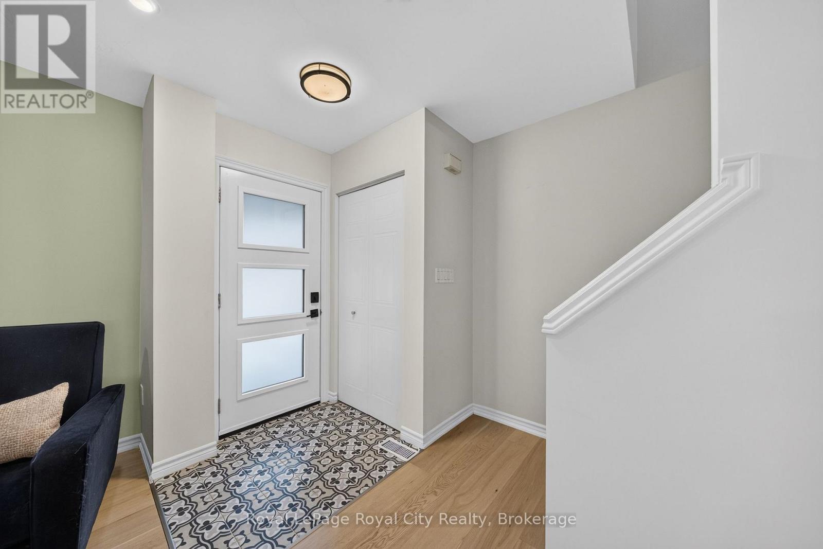 12 Southcreek Trail, Guelph, Ontario  N1G 4Y8 - Photo 4 - X13770666