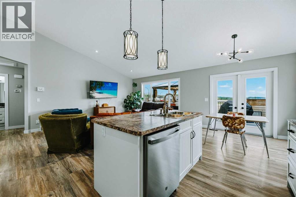 6 Valarosa Cove, Didsbury, Alberta  T0M 0W0 - Photo 6 - A2329455