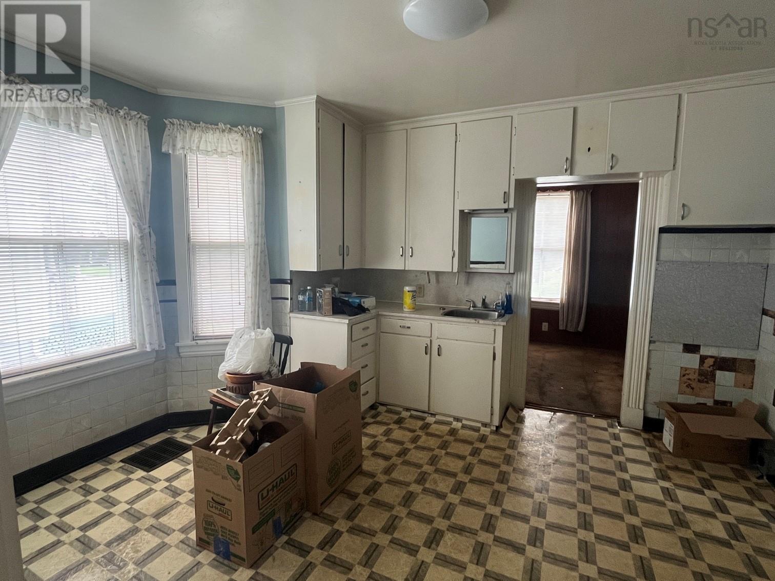 272 Brunswick Street, Truro, Nova Scotia  B2N 2J3 - Photo 8 - 202622873