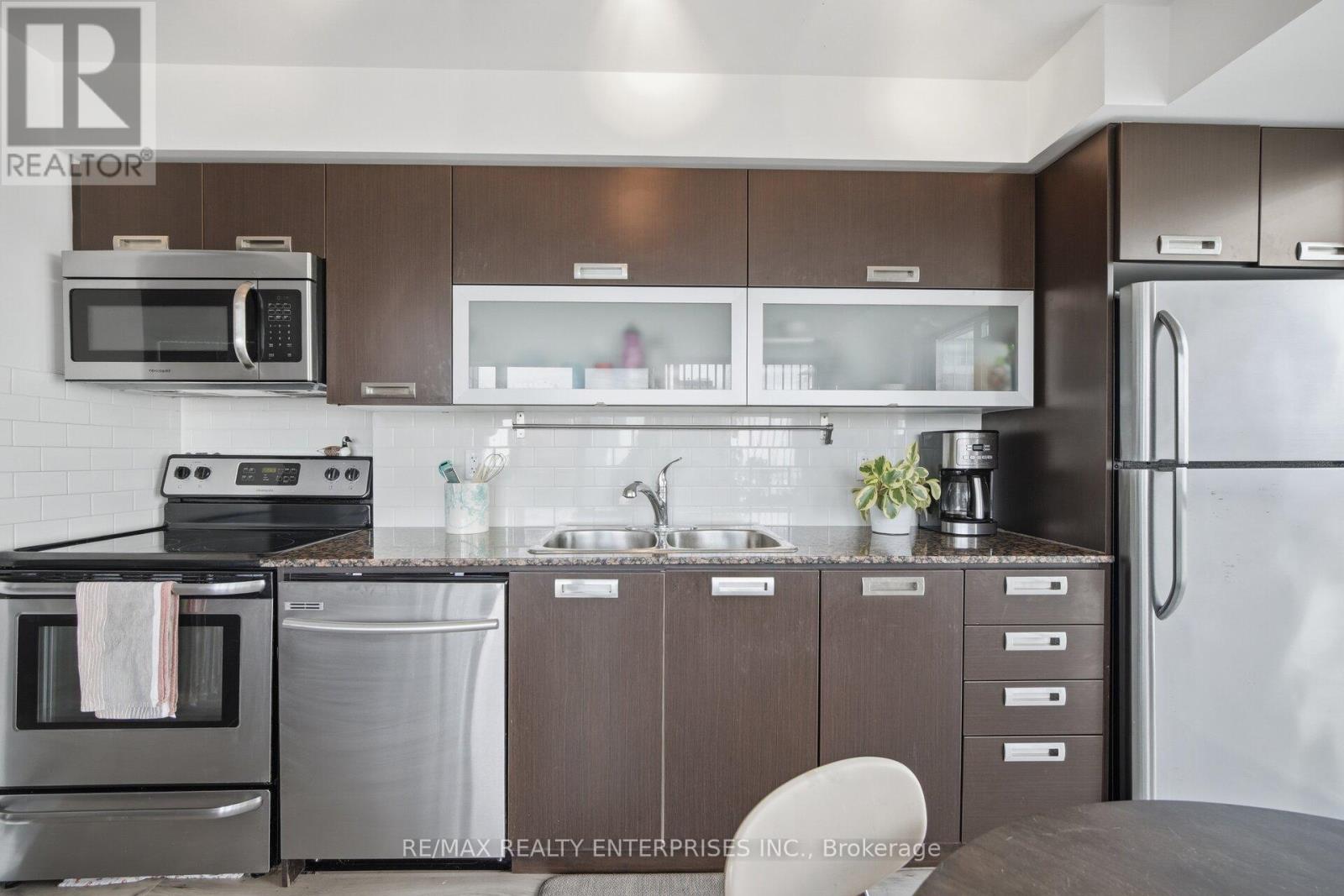 1610 - 100 WESTERN BATTERY ROAD Toronto (Niagara) Ontario Canada M6K3S2 3