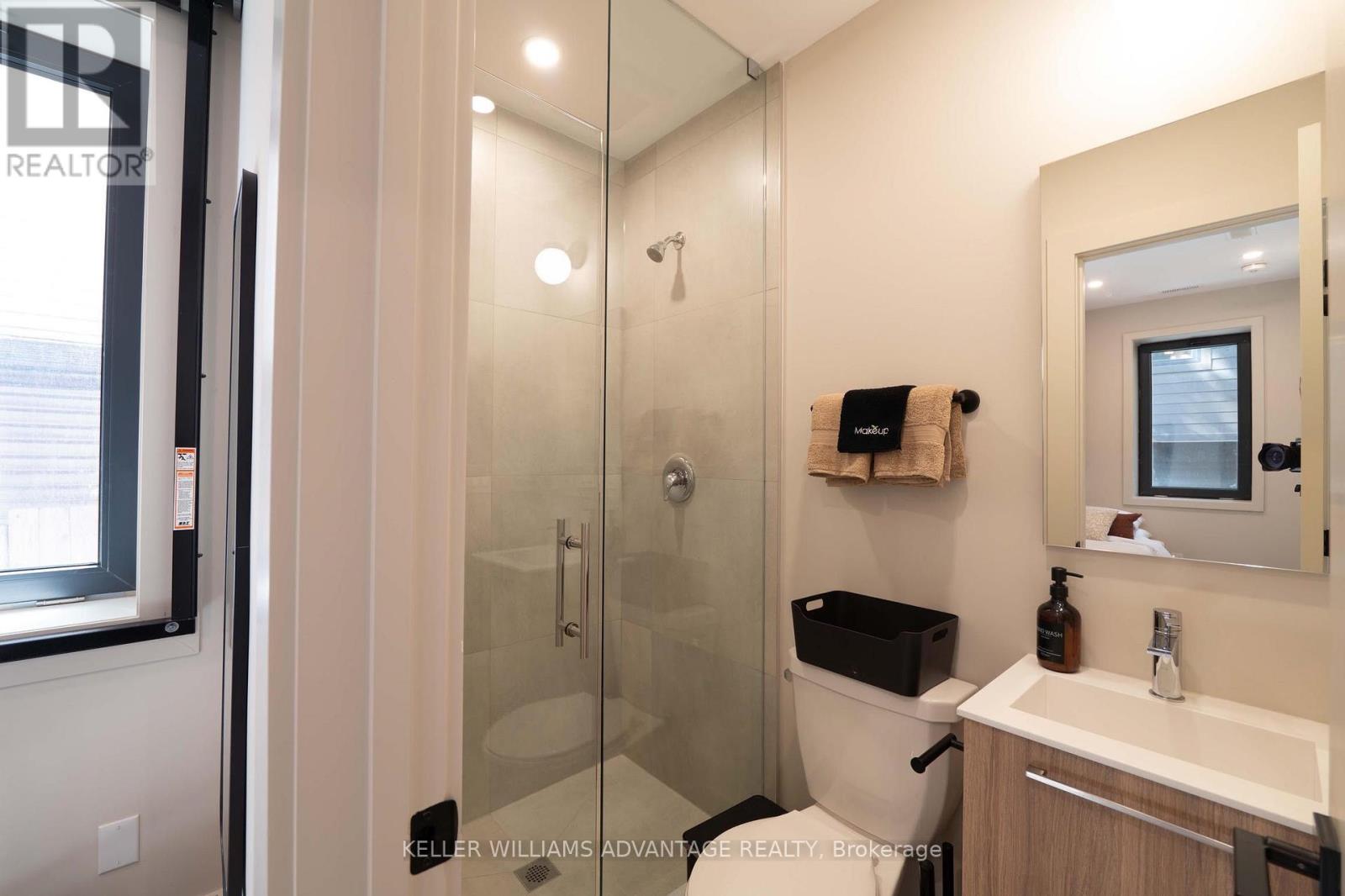 3 - 23 Ross Street, Toronto, Ontario  M5T 1Z8 - Photo 11 - C13412292