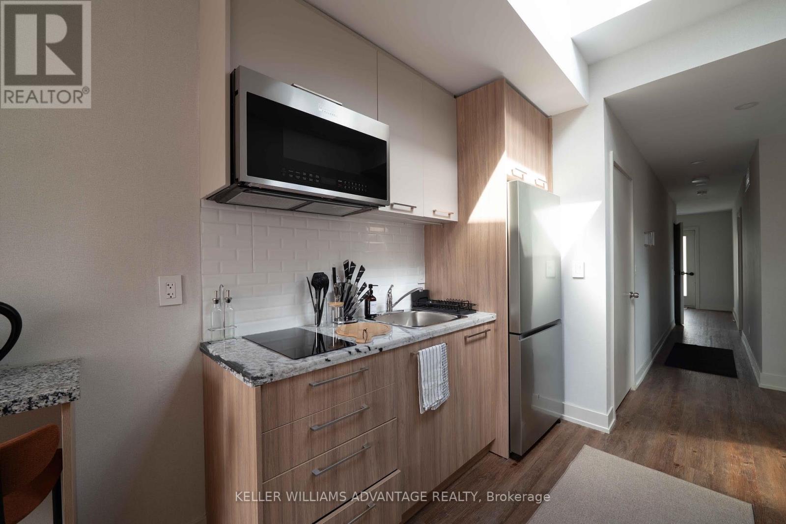 4 - 23 Ross Street, Toronto, Ontario  M5T 1Z8 - Photo 4 - C13412332
