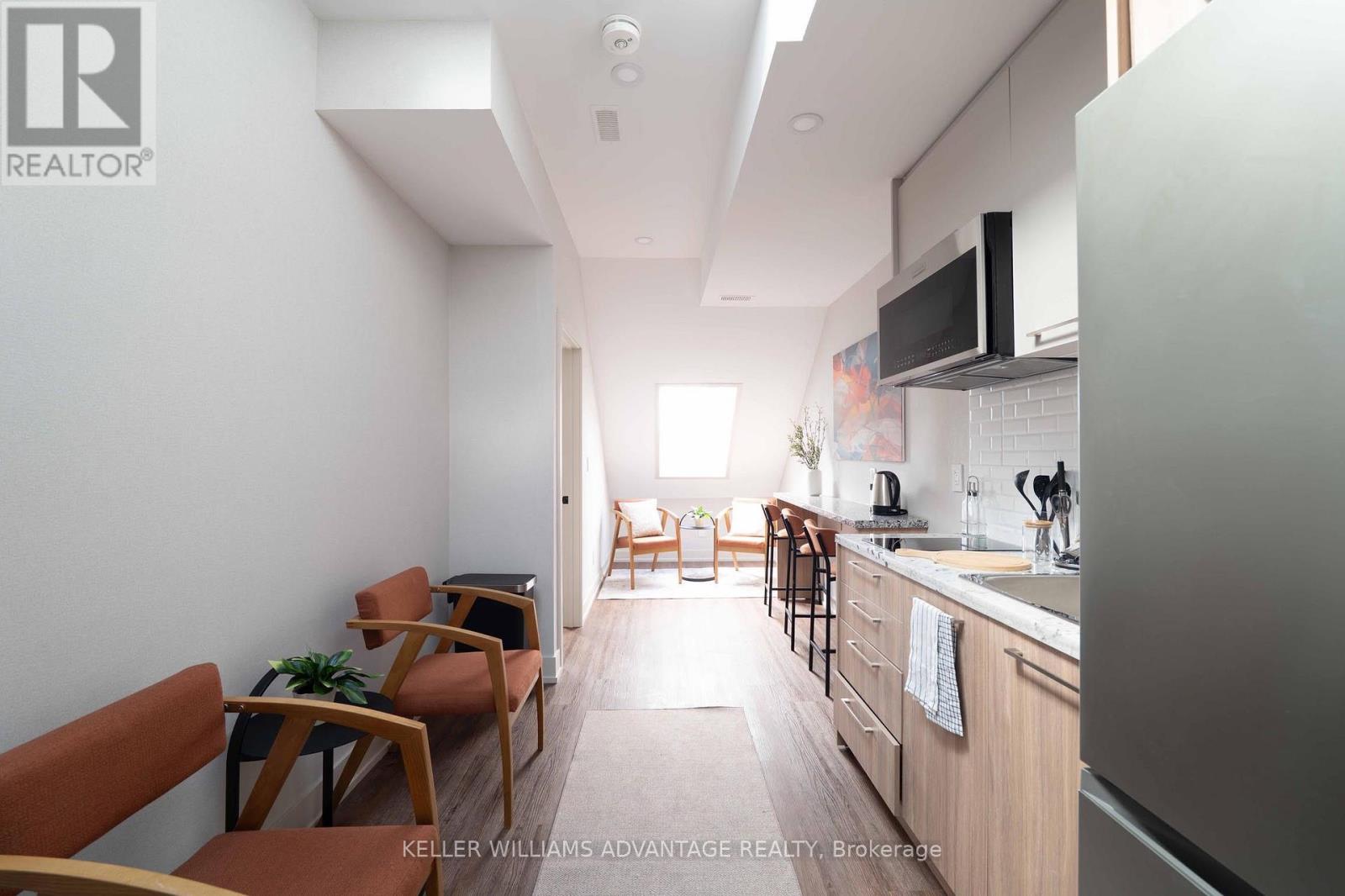 4 - 23 Ross Street, Toronto, Ontario  M5T 1Z8 - Photo 3 - C13412332