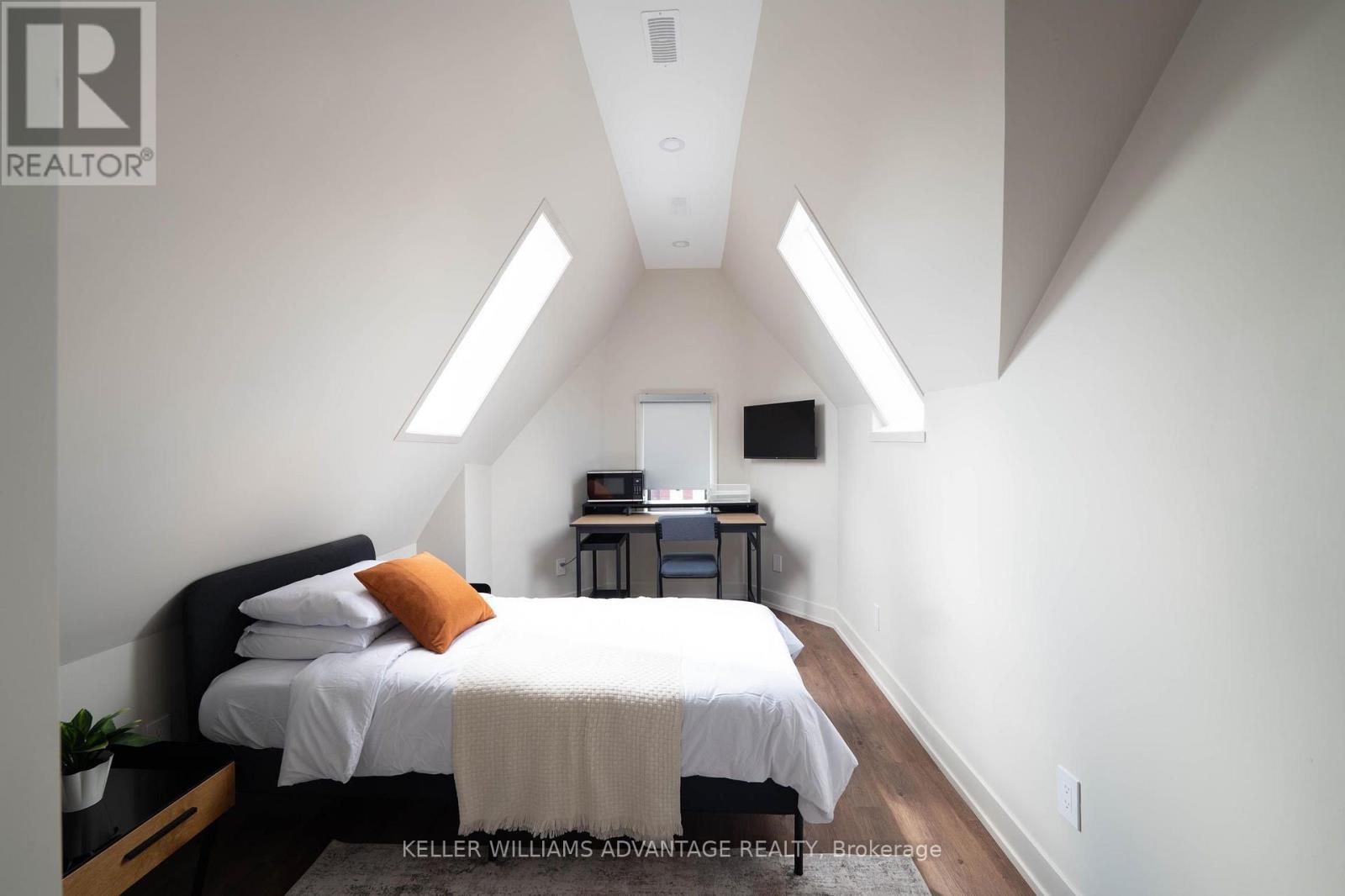 4 - 23 Ross Street, Toronto, Ontario  M5T 1Z8 - Photo 9 - C13412332