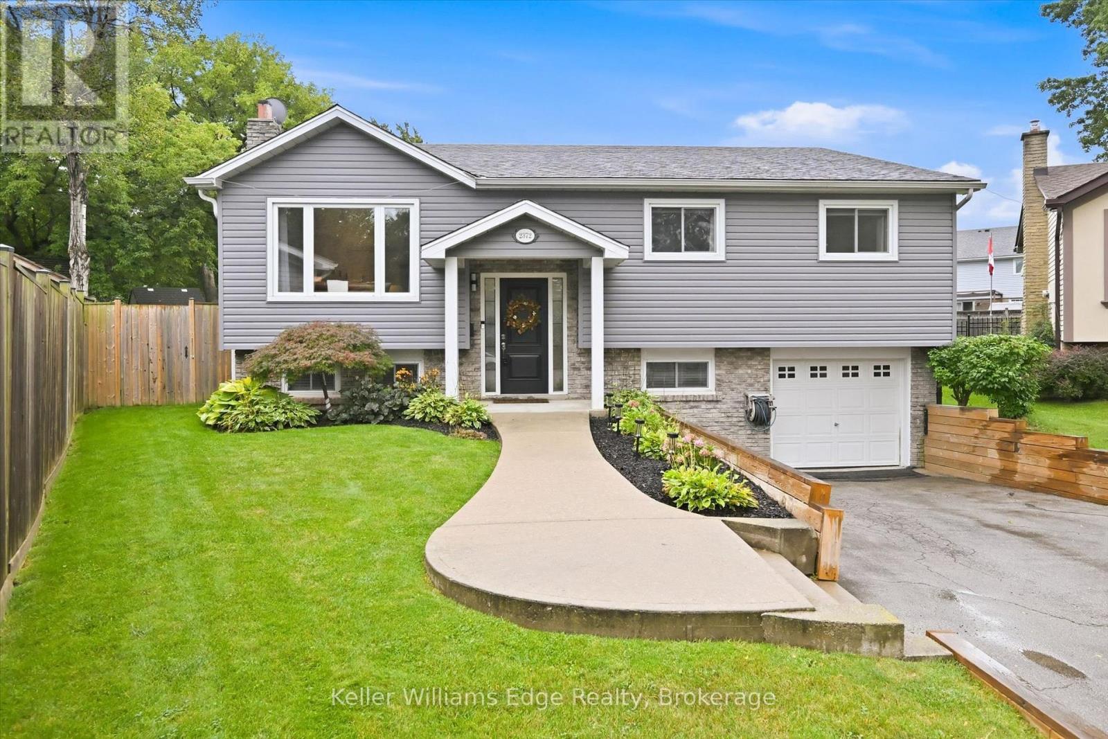 2372 CAYUGA COURT, Burlington, Ontario