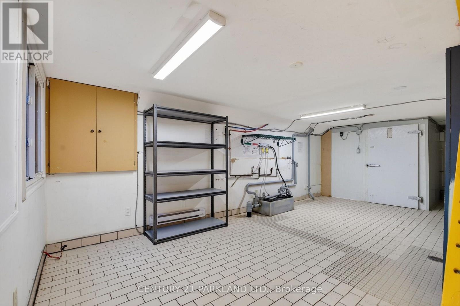 549 Sammon Avenue, Toronto, Ontario  M4J 2B3 - Photo 21 - E13770736