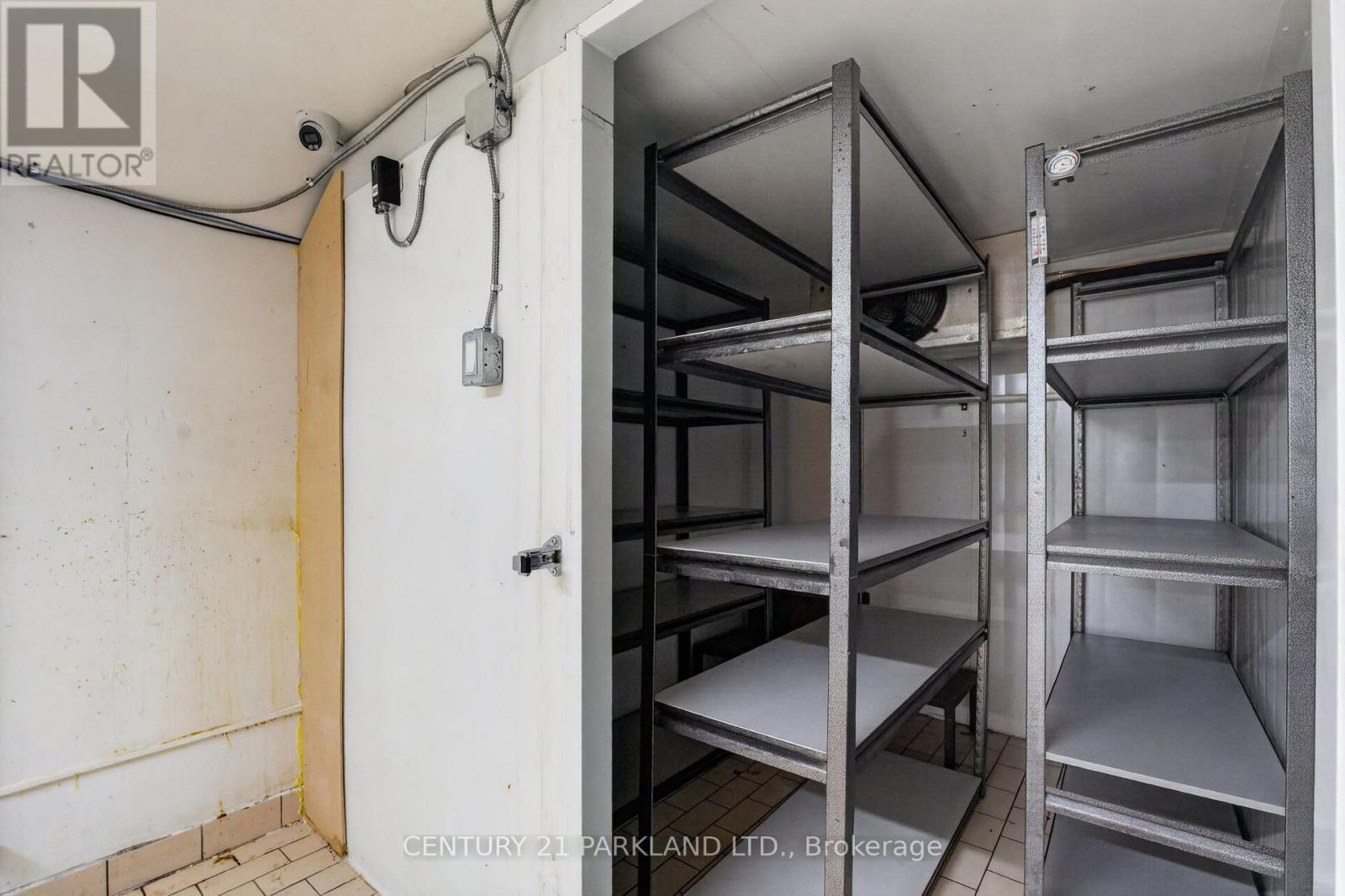 549 Sammon Avenue, Toronto, Ontario  M4J 2B3 - Photo 24 - E13770736