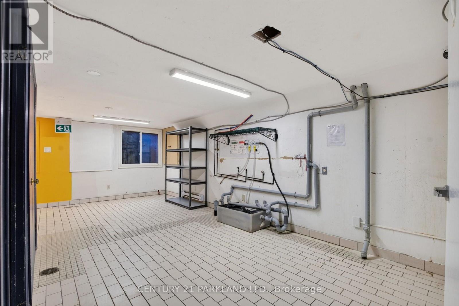 549 Sammon Avenue, Toronto, Ontario  M4J 2B3 - Photo 25 - E13770736