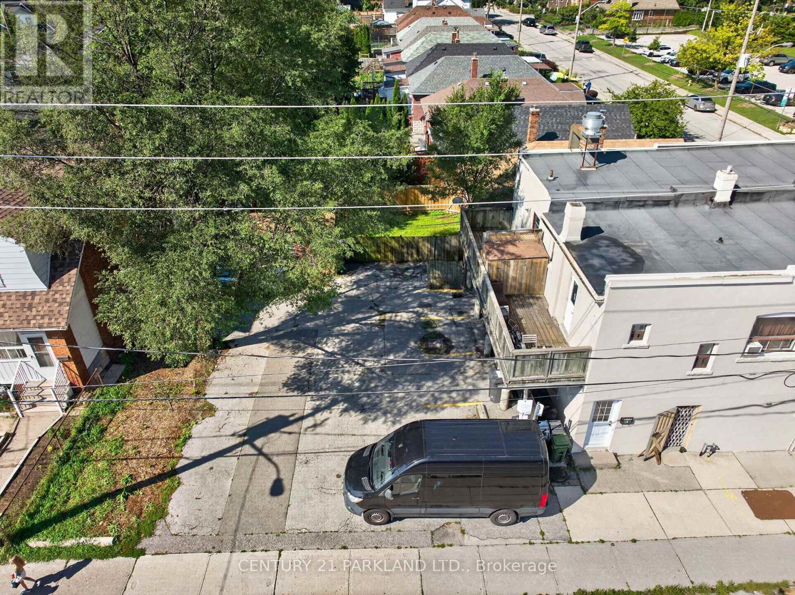 549 Sammon Avenue, Toronto, Ontario  M4J 2B3 - Photo 33 - E13770736